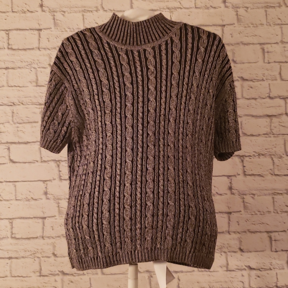 Metallic turtleneck shortsleeve